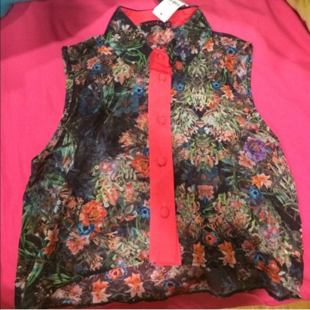 NWT LF BUTTON UP FLORAL COLLARED CROP TOP